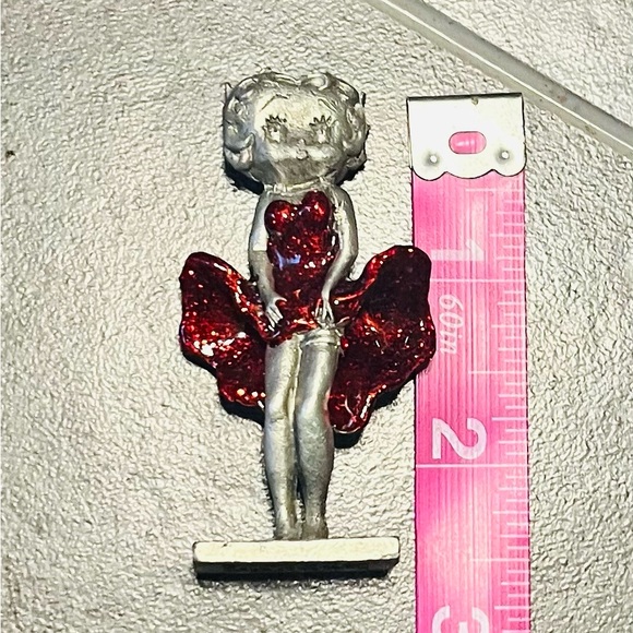 Betty Boop Silver Red Soarkly Figurine NEW - Picture 9 of 10